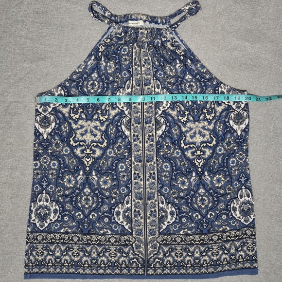 ​Max Studio Blue & White Boho Floral Halter Top Size Medium - Picture 9 of 10